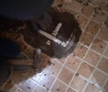 海城卫生间漏水维修公司为您分享下卫生间渗水如何处理及注意事项