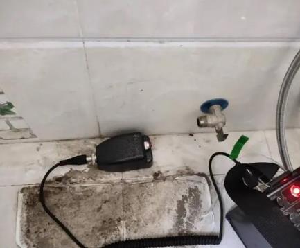 海城屋顶漏水维修公司分享下卫生间漏水的危害及解决方法